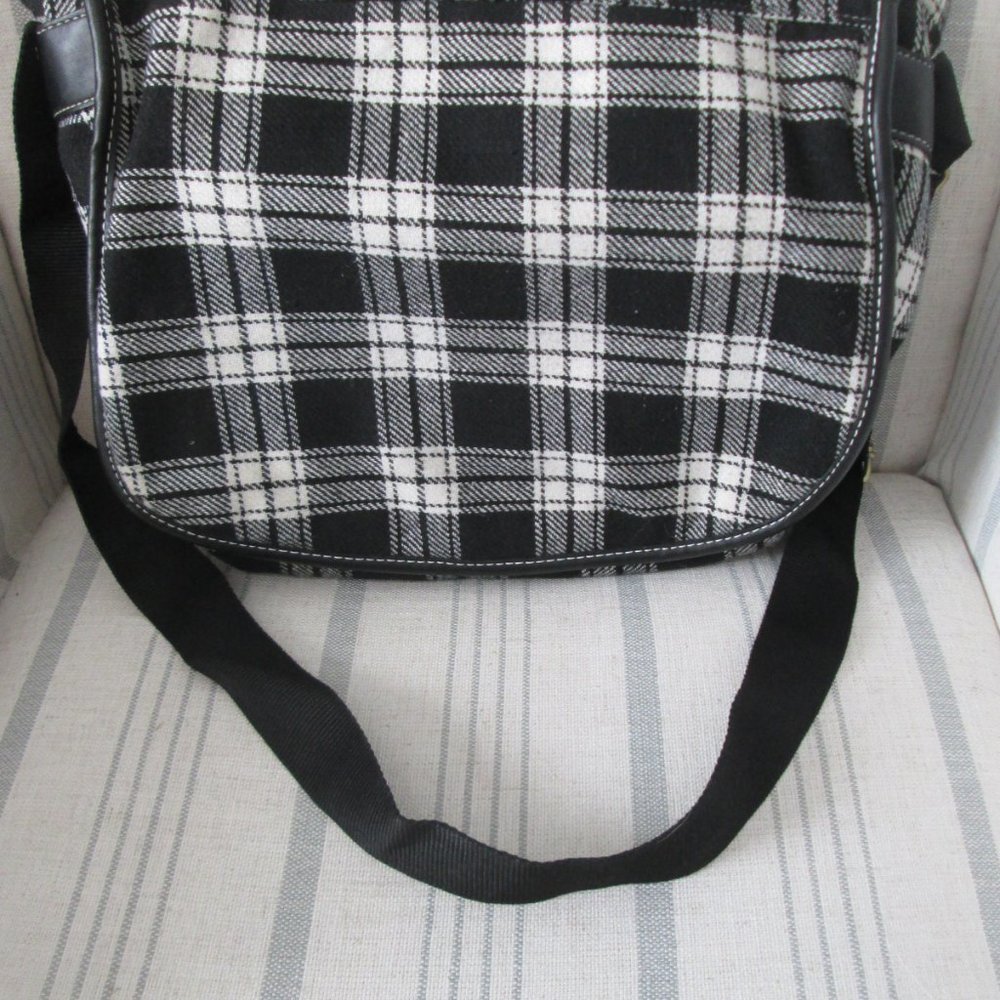 'IZOD' Large Satchel Vegan Black& White Plaid Textile - Picture 4 of 7